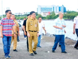 Wali Kota Manado Tinjau Pembangunan Bantuan Bedah Rumah di Sindulang dan Kunjungi Pasar Bersehati