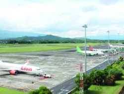 Imbas Erupsi Gunung Ruang Bandara Samrat Masih Tutup, 19.000 Penumpang Belum Bisa Terbang