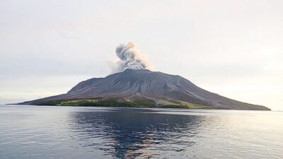 Pasca Erupsi; Belum Turun Level, Gunung Ruang Masih Berstatus Awas