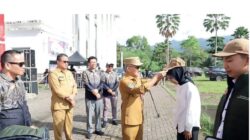 Bupati Ronald Sorongan menghadiri pelantikan Pantarlih di Lapangan DPRD Mitra. (Foto : istimewa)