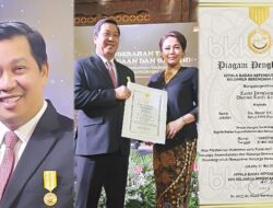 Wagub Steven Kandouw Terima Penghargaan Dharma Karya Kencana