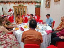 Kebersamaan OD dan YSK di Rumah Dinas Wali Kota Manado