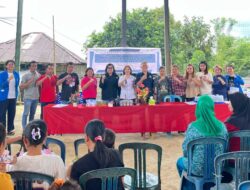Rudolf Boyke Purba dan Tim Dosen Poltekkes Manado Latih Ibu PKK Bojonegoro Cegah Stunting Lewat Inovasi Olahan Ikan
